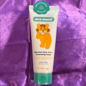 The crème shop Cica-Mend Blemish Care 2 in 1 Cleansing Foam